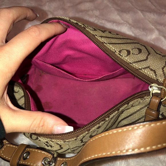 Small brown coach purse with a hot pink strip - Picture 4 of 7